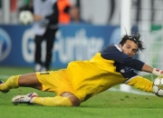 熊猫直播平台-欧冠半决赛焦点战，上海队横扫热火，改写篮球史的一夜