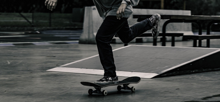 熊猫体育官方网站-布伦森压制级发挥如利刃出鞘，国王队强势打穿上海队展现篮球鸿沟