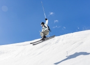 熊猫体育在线-凯尔特人完胜山西队，布伦森关键制胜，一场战术与意志的较量