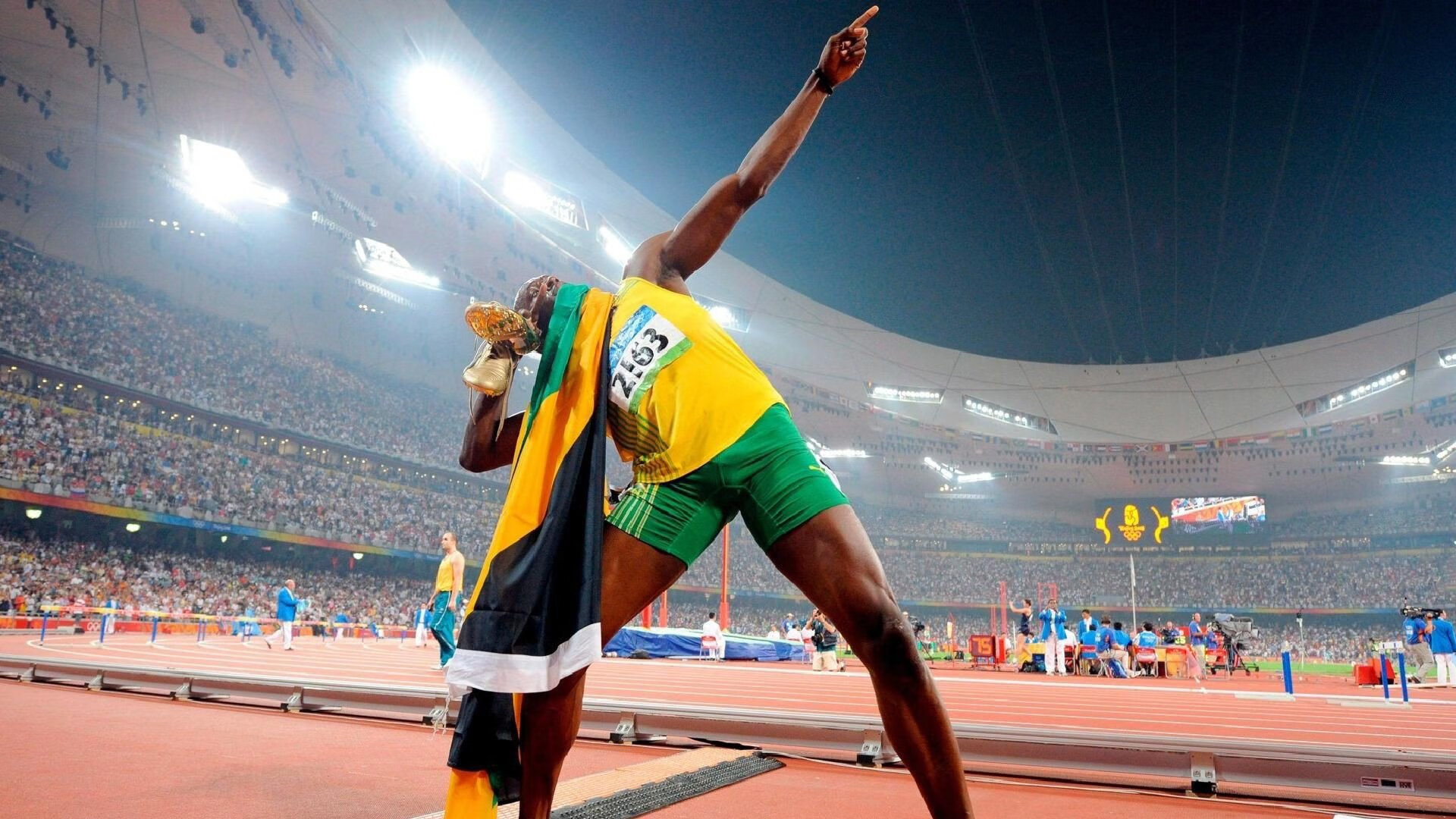 蓝桥铁骑击溃蓝鹰，久保建英破茧成蝶完成自我救赎