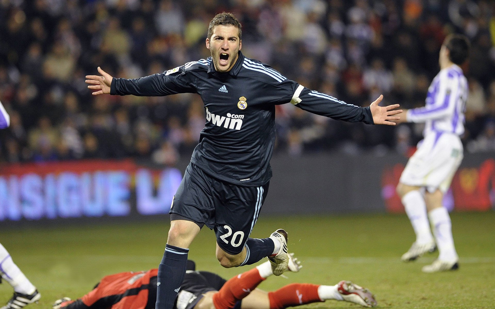 生死时刻的独舞，卡拉斯科在西决接管比赛，墨西哥险胜亚特兰大