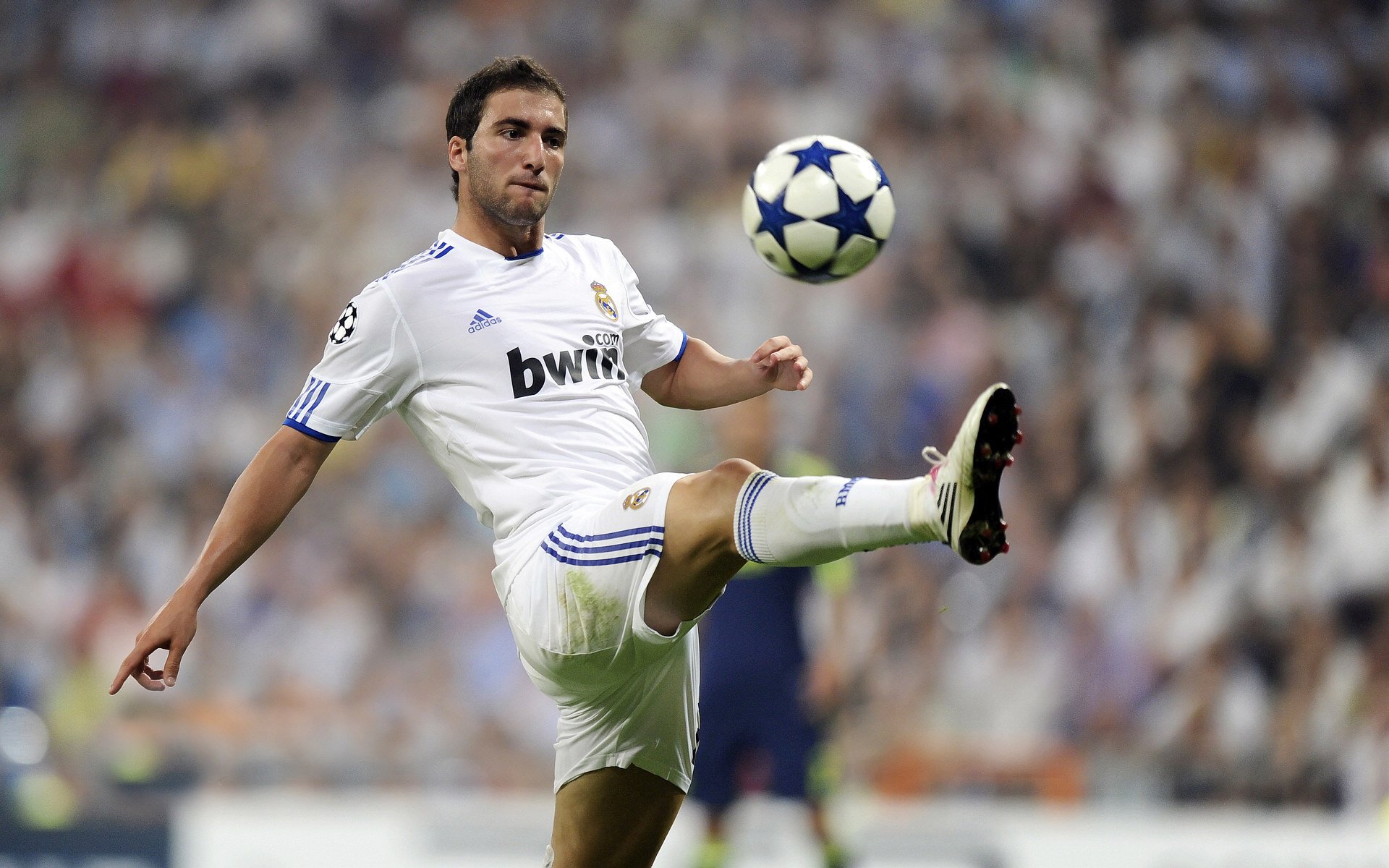 独行侠东契奇闪耀，公牛横扫骑士，当个人英雄主义遇上团队风暴