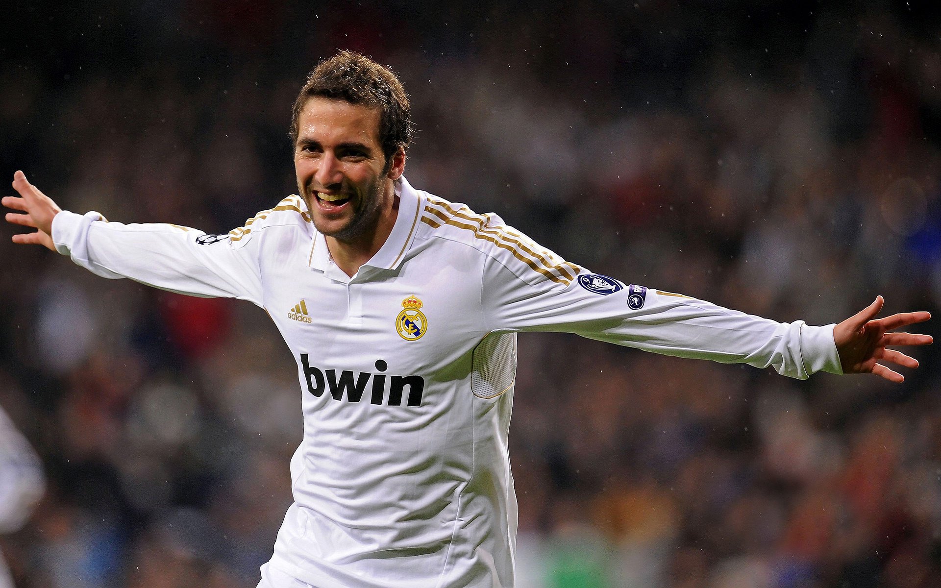 F1新赛季揭幕战之夜，梅西跨界惊艳四座，当速度之王遇见足球之神